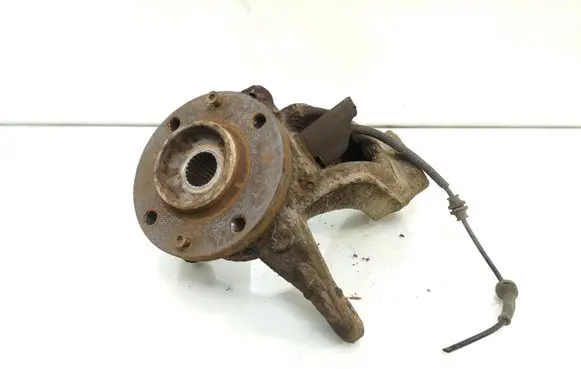 Front wheel hub spindle knuckle