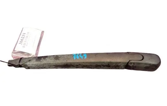 Hyundai Santa Fe Rear wiper blade arm 