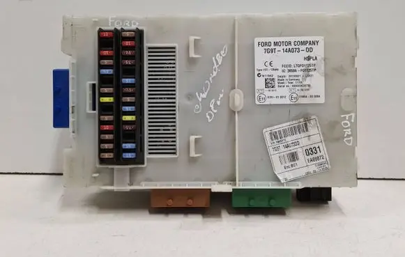 Ford Mondeo MK IV Fuse module 7G9T14A073DD LTQF01125TP 3659AF01125TP