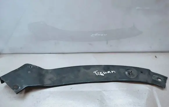 Volkswagen Tiguan Radiator support slam panel bracket 5N0806930A