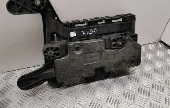 Battery tray