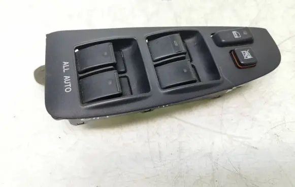 Toyota Avensis T250 Electric window control switch 8482005100 37168A311C07 8480205210b