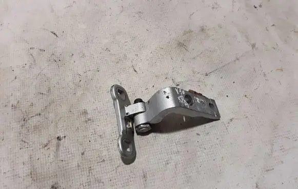 Volvo S90, V90 Front door lower hinge 31442033