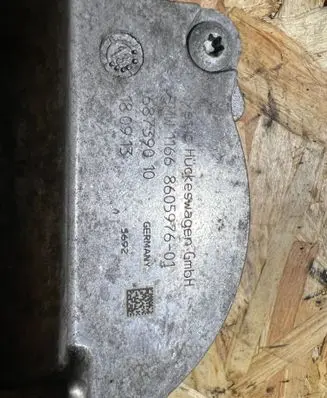 BMW 5 F10 F11 Vacuum pump 8605976