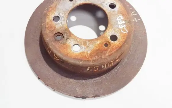 KIA Ceed Rear brake disc neventiliuojamas