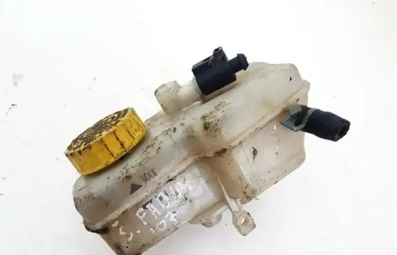Brake fluid reservoir