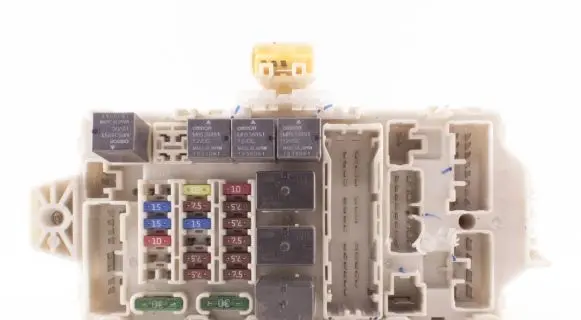 Mitsubishi Outlander Fuse box set MR587873 G8C222M3B 51202-1371