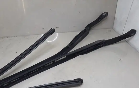Citroen C4 I Front wiper blade arm 9650103880 9656189480 9650104080