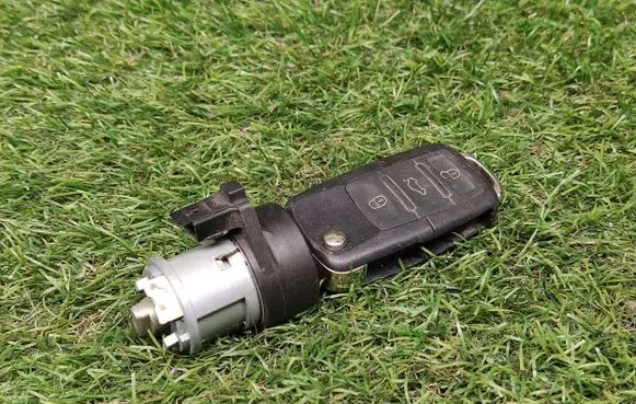 Volkswagen New Beetle Ignition lock 1J0959753DC