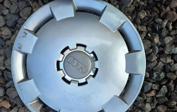 Audi A3 S3 8P R16 wheel hub/cap/trim 8P0601147A