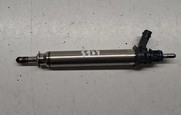 Mercedes-Benz GLE W167 Fuel injector A2560700187 A2560705600