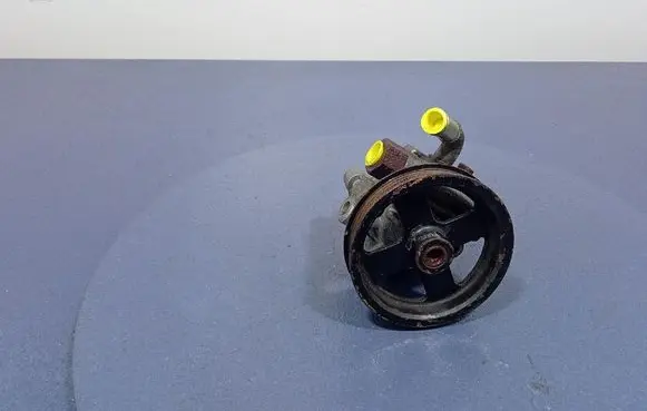 Toyota Corolla Verso E121 Power steering pump 52020