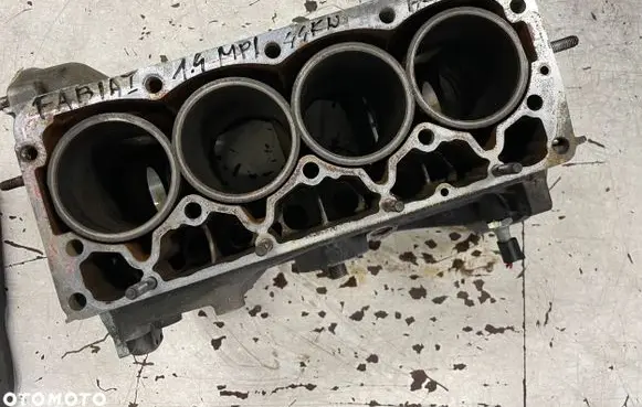 Skoda Fabia Mk1 (6Y) Engine block azf