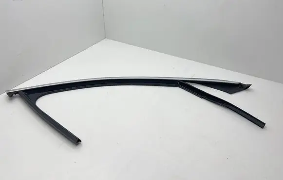 Mercedes-Benz C W205 Front door window/glass frame A2057250225