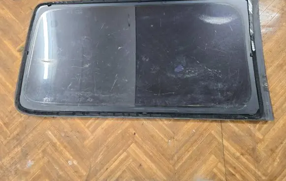 Volkswagen Caddy Rear side window DOT497M031AS2 43R000469 A029648