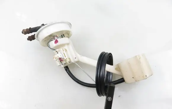Volkswagen PASSAT B5 Fuel level sensor 8E0919673G
