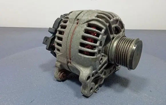 Volkswagen Jetta V Generator/alternator 06F903023F