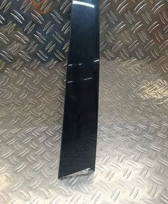 Front door glass trim molding