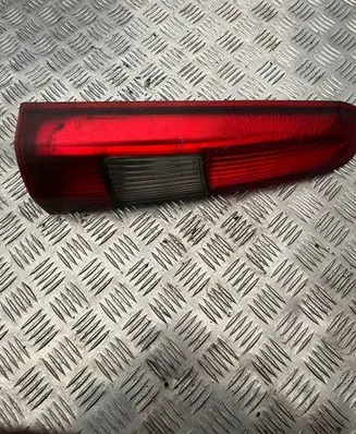 Volvo V70 Rear/tail lights 9154493