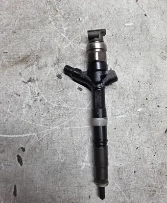 Toyota Corolla Verso AR10 Fuel injector 236700G040 01S00012