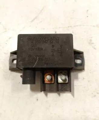 Mercedes-Benz E W211 Charging relay A0025426419 0332002167 12V100A