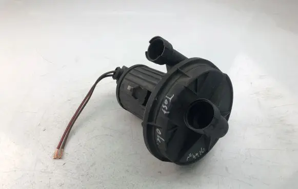 Audi A3 S3 8L Secondary air pump 06A959253B