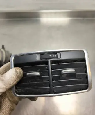 Audi A6 S6 C6 4F Rear air vent grill 4F0819203C