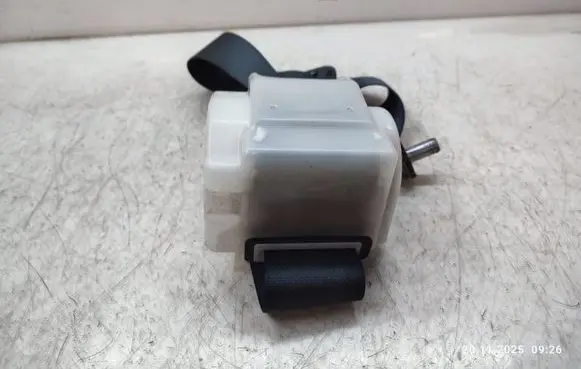 Mitsubishi L200 Middle seatbelt (rear) TTCAB0MS044