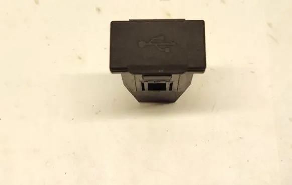 Mitsubishi Outlander USB socket connector K152041
