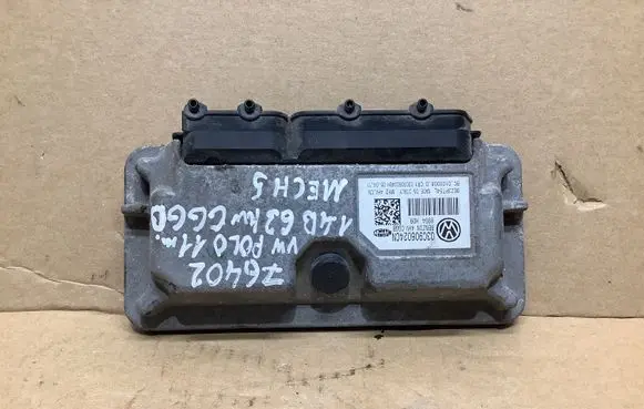 Volkswagen Polo V 6R Engine control unit/module 03C906024CN