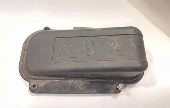 BMW 5 F10 F11 Fuse box cover 7555189