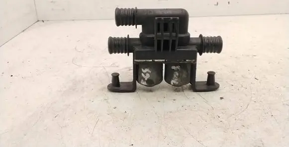 BMW 5 E60 E61 Coolant heater control valve 6906652 031106 1147412159
