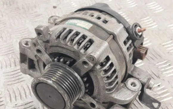 Toyota Avensis T270 Generator/alternator 1042104591 270600G021