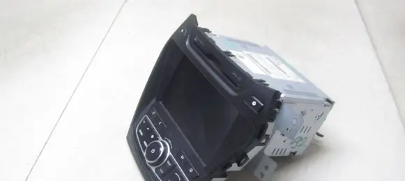 Hyundai Santa Fe Radio/CD/DVD/GPS head unit 96560-2W200