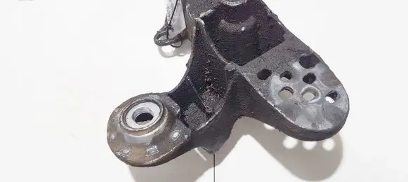 Volkswagen PASSAT B5 Engine mounting bracket 4b0199351a