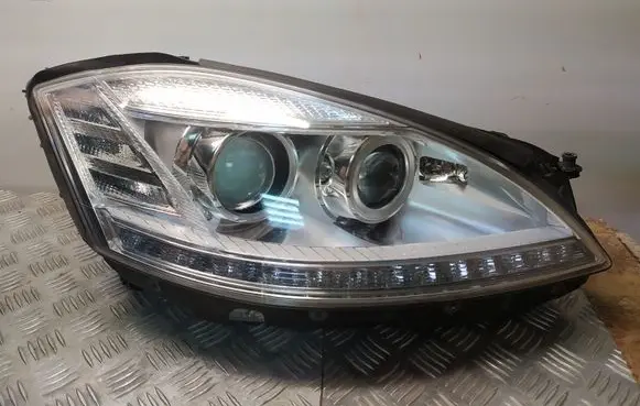 Mercedes-Benz S W221 Headlight/headlamp A2218200639