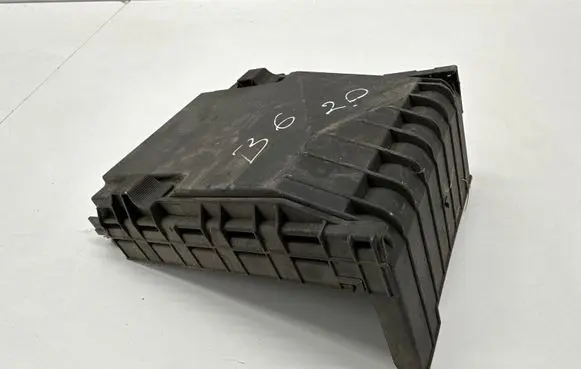 Volkswagen PASSAT B6 Fuse box cover 1K0937132F