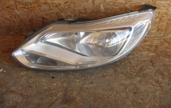 Ford Focus Headlight/headlamp BM5113W030AF