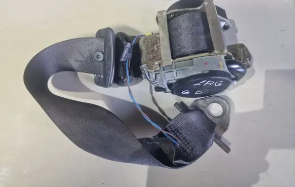 Renault Laguna II Rear seatbelt B508658