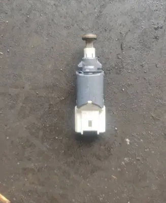 Renault Master III Brake pedal sensor switch 8200168238B