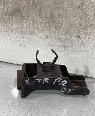 Nissan X-Trail T31 Radiator mount bracket