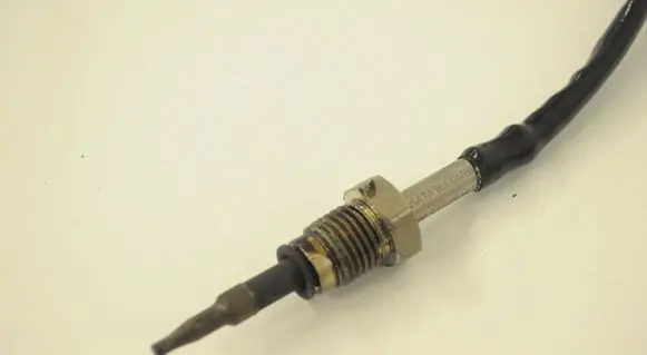 Volkswagen PASSAT B7 USA Oil temperature sensor 8W0906088F