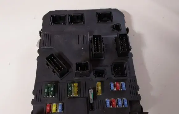 Peugeot 407 Comfort/convenience module 9662463380 S120104700N