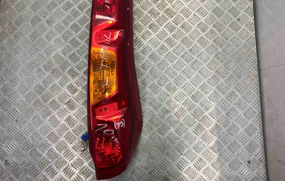 Nissan X-Trail T30 Rear/tail lights 22063929