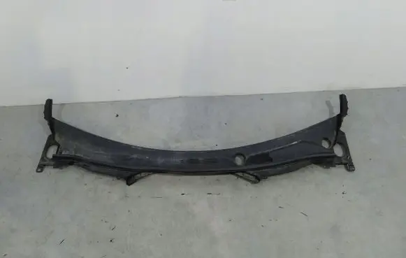 Infiniti Q50 Wiper trim 
