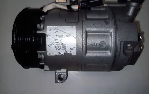 Renault Megane III Air conditioning (A/C) compressor (pump) 8200561276