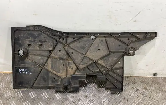 Peugeot 5008 Center/middle under tray cover 9820153180