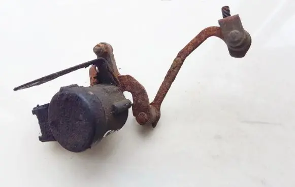 Mercedes-Benz E W210 Front height sensor lever 