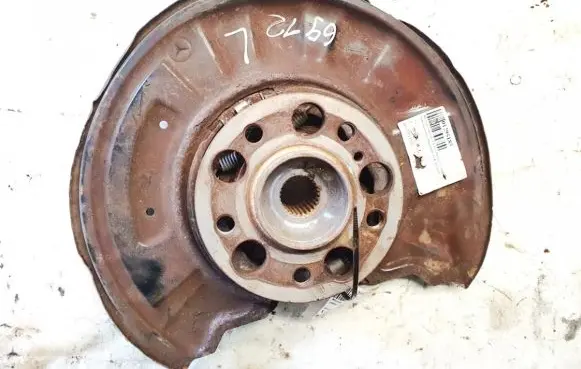 Mercedes-Benz C W204 Rear brake disc plate dust cover 