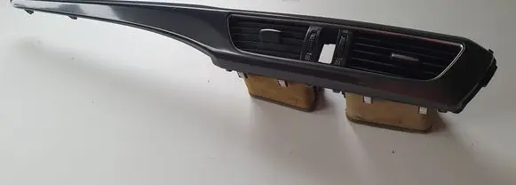 Volkswagen PASSAT B7 Dash center air vent grill